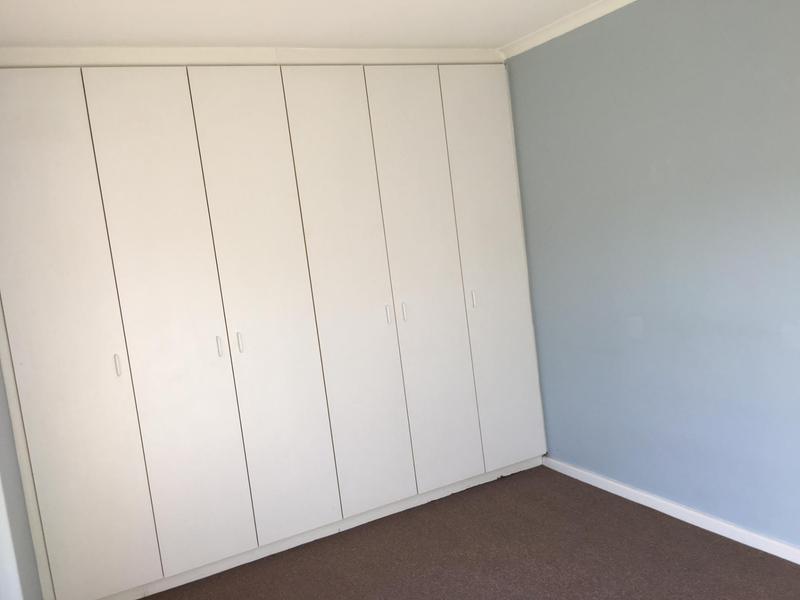 To Let 3 Bedroom Property for Rent in Uitzicht Western Cape